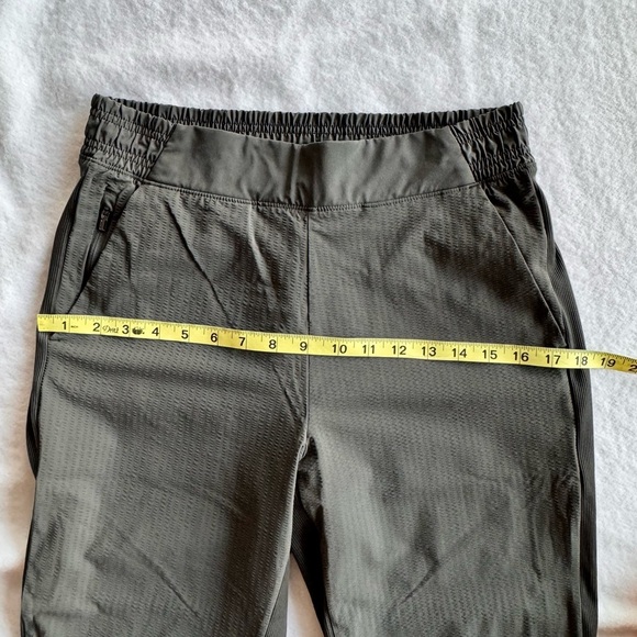 Athleta Olive Green Textured Brooklyn Jogger Casual Travel Pants Size 6 - Picture 6 of 10